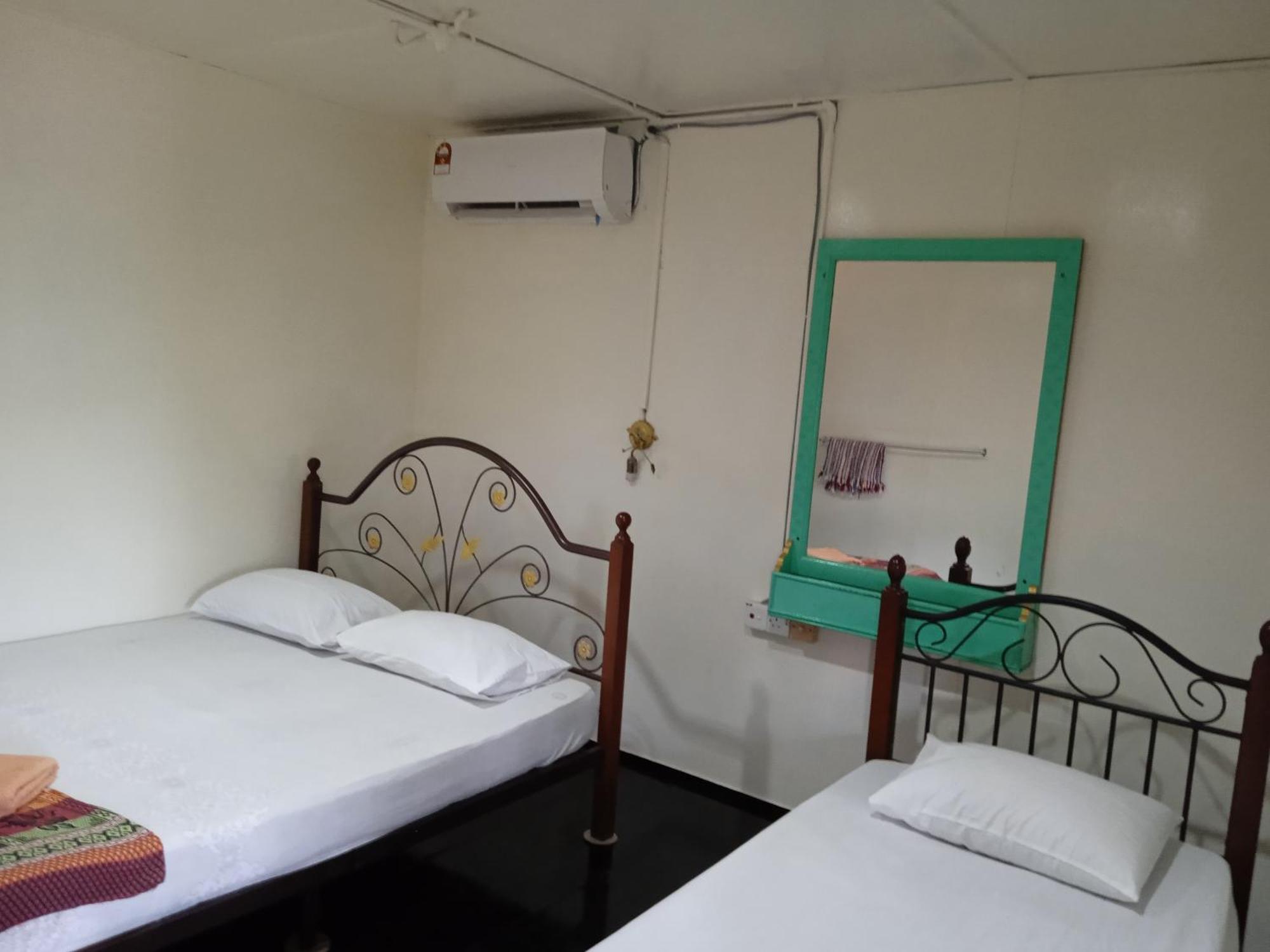 Nazri Nipah Camp Pangkor Hotel Kampung Teluk Nipah Room photo
